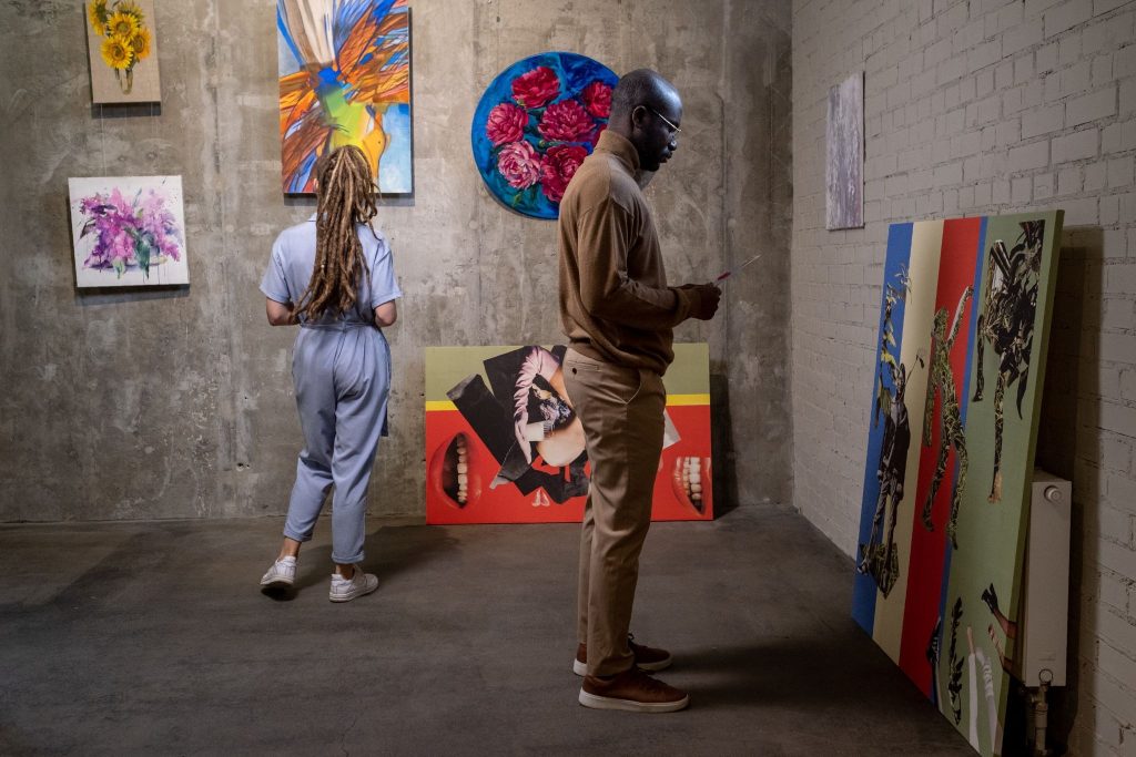 Contemporary art exhibitions and global gallery trends