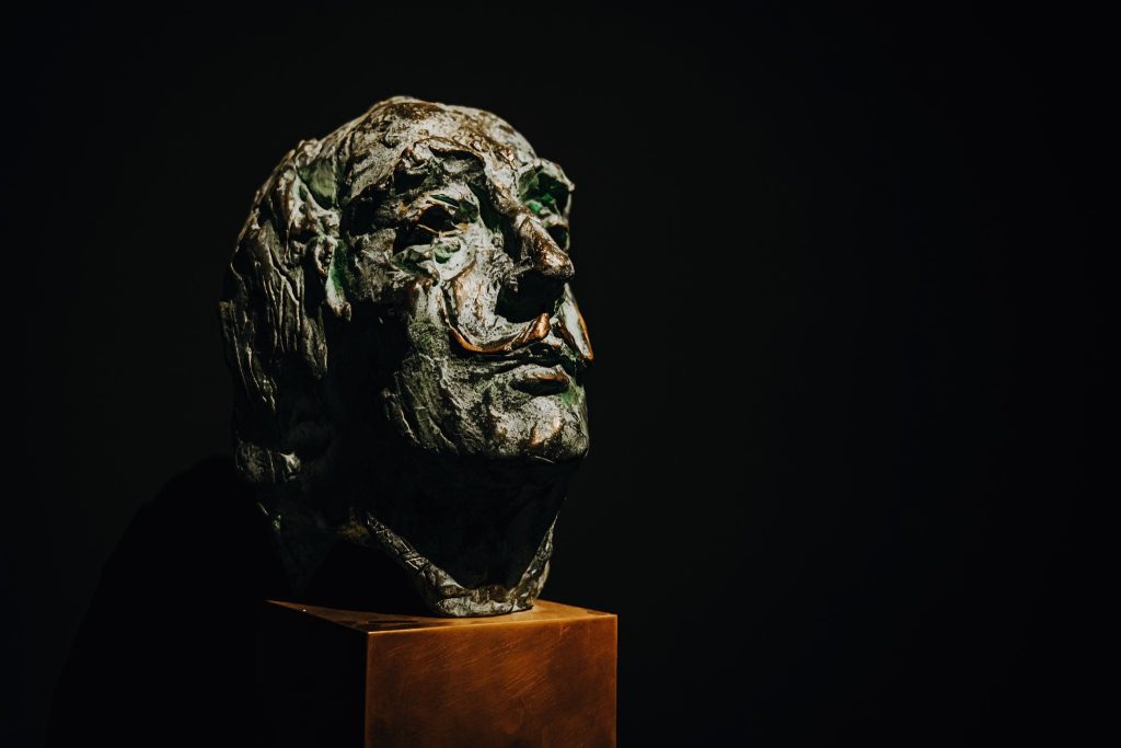Bronze gallery sculptures and modern sculptural art